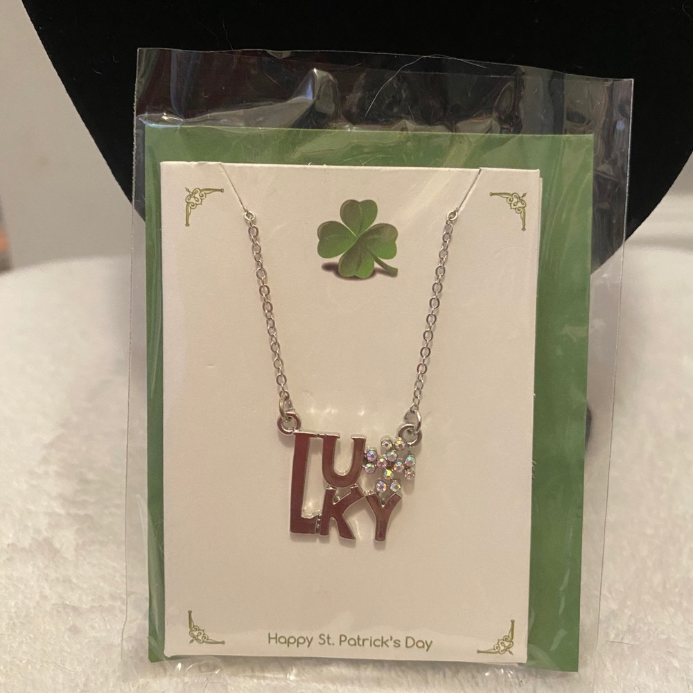 🆕St. Patrick’s Day🍀LUCKY Necklace/Iridescent gem